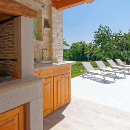 Rustic Stella Polaris In Visnjan Villa